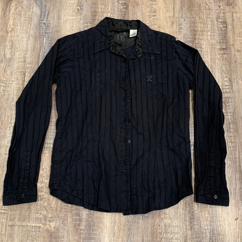 Women’s medium long sleeve black shirt